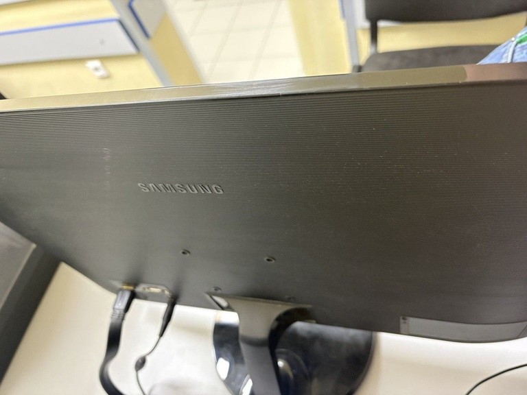 Оголошення Samsung s22f350fhi Б/У