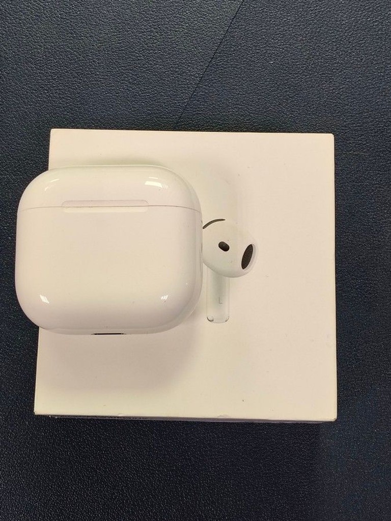 Купити Apple airpods 4 Б/У