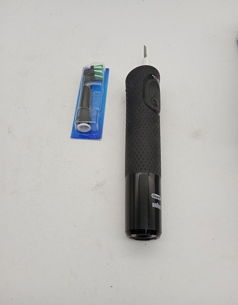 Дешево Oral-b D305.513.3 Pro Series 1 Sensitive Clean Caribbean Blue з ломбарду