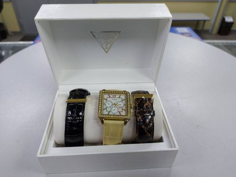 Guess w15057l1