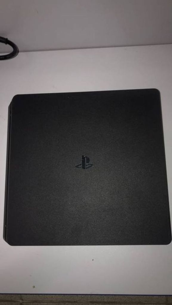 Sony ps 4 slim cuh-2208b 1tb