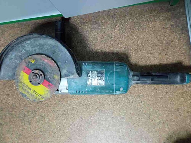 Оголошення Makita GA9020R Б/У