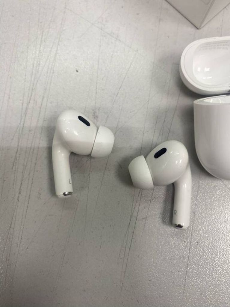Купити Apple airpods pro 2 gen a2700,a2699+a2698 2022г. Б/У