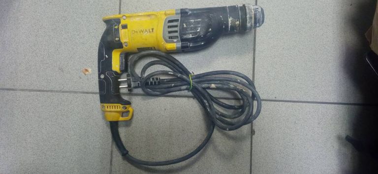 Dewalt d25143ks