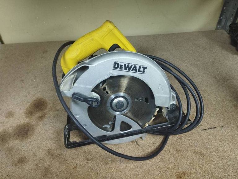 Dewalt DWE560