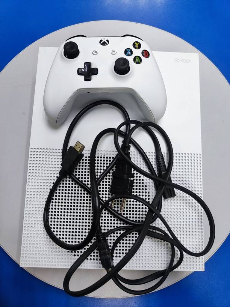 Microsoft Xbox One S 1TB