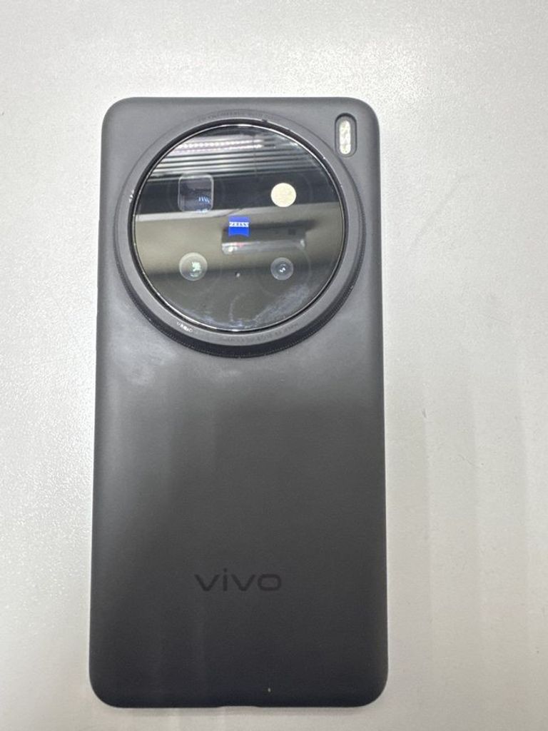 Купити Vivo X200 Pro 12/256GB Black Б/У
