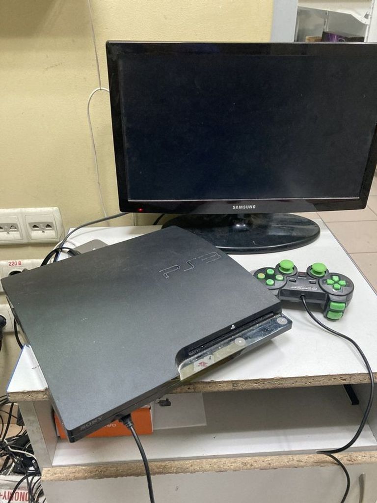 Купити Sony playstation 3 slim 320gb Б/У