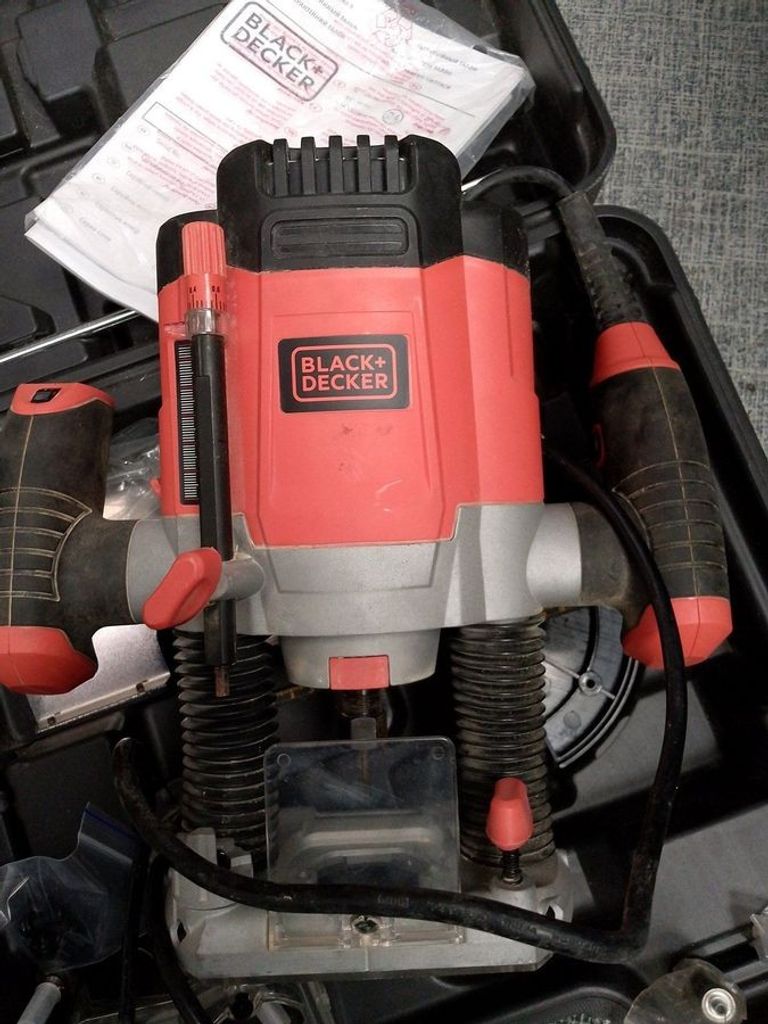 Розпродаж Black&Decker kw1200e, продавець Техноскарб