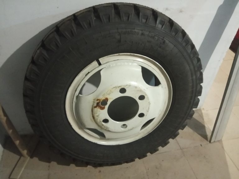 Дешиво Белшина К84МБ 8.25R20 (240-508R), У-2, 10 слойная с ломбарда