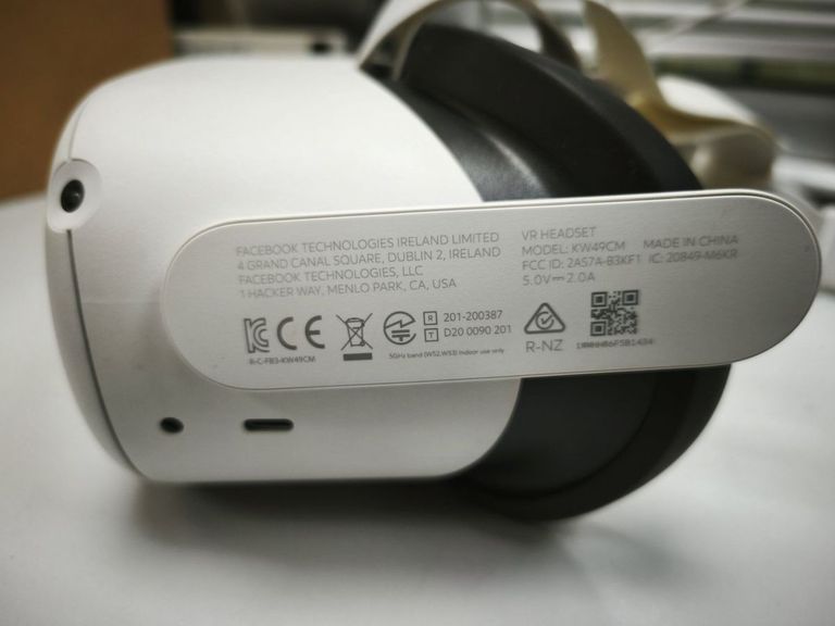 Купить Oculus Quest 2 128 GB Б/У