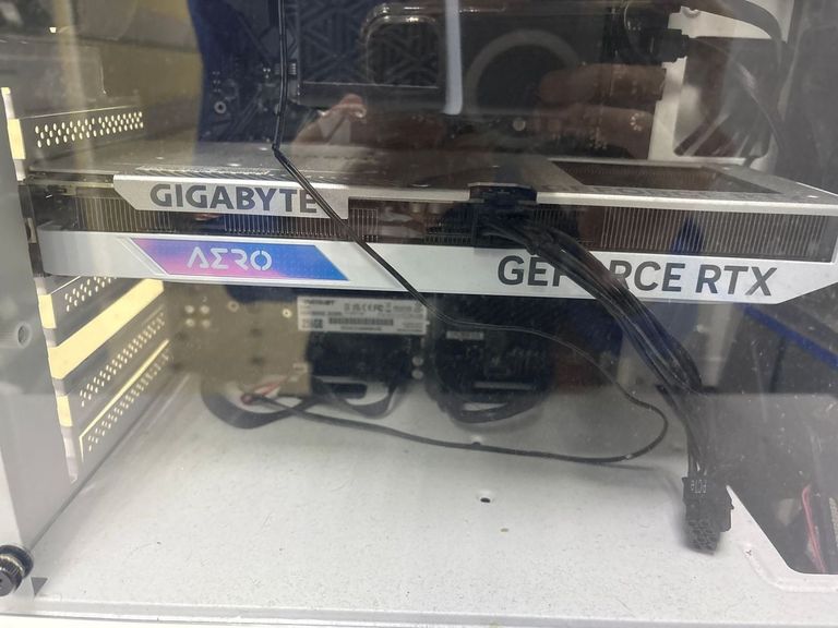 Оголошення Пк amd ryzen 5 5600/ram 32 gb/hdd відсутній/ssd 240 gb+256 gb/nvidia rtx 4060 (geforce) 8gb gddr6 128bi Б/У