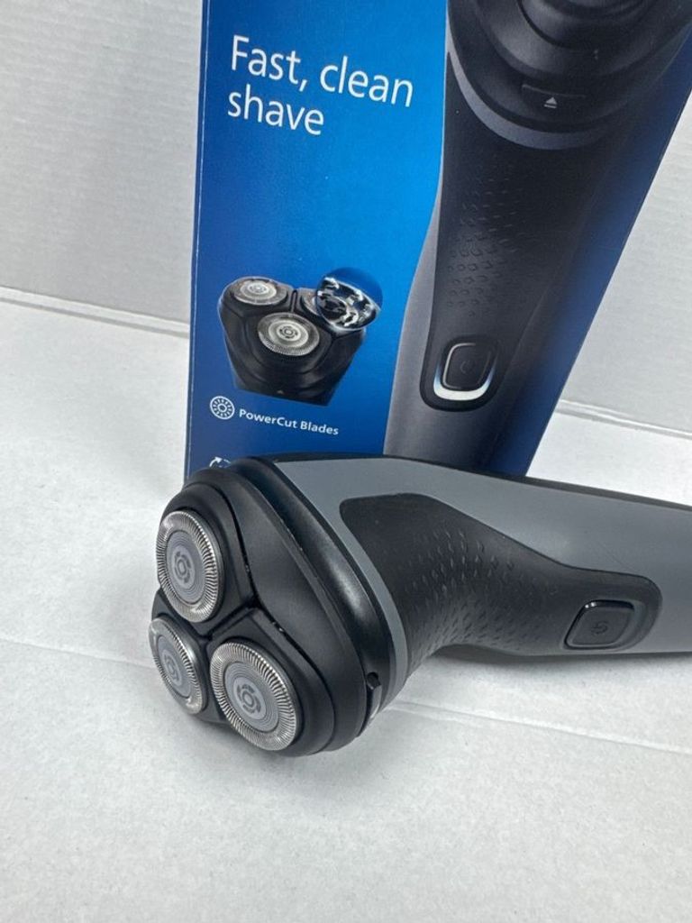 Дешиво Philips Shaver Series 1000 S1142/00 с ломбарда