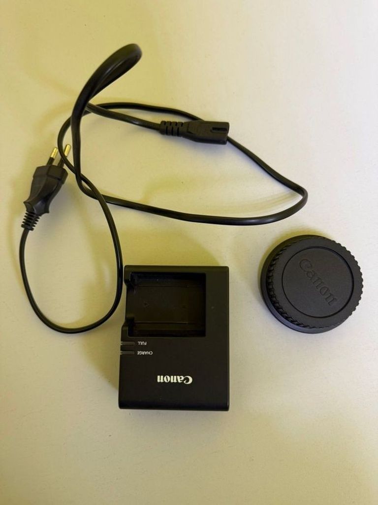 Canon eos 4000d + ef-s 18-55 1:3.5-5.6 iii Код:01-200808695. Изображение 5