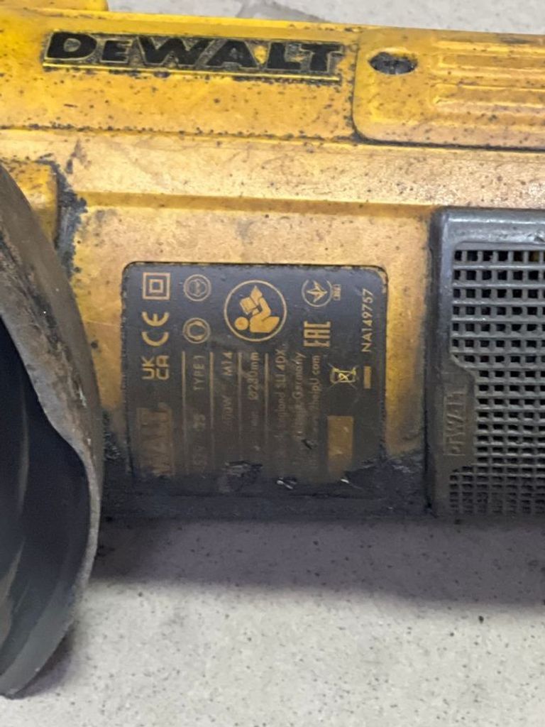 Дешиво Dewalt DWE4579 с ломбарда