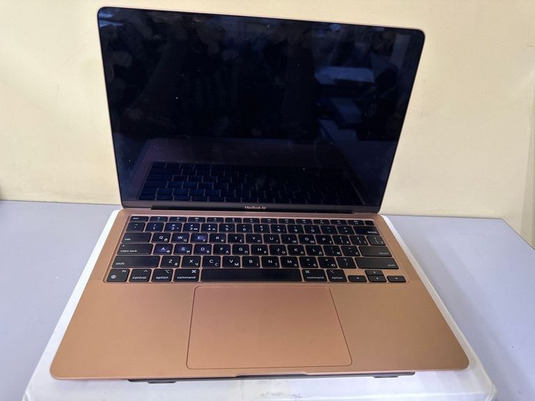 Купить Apple MacBook Air 13'' Late 2020 Б/У