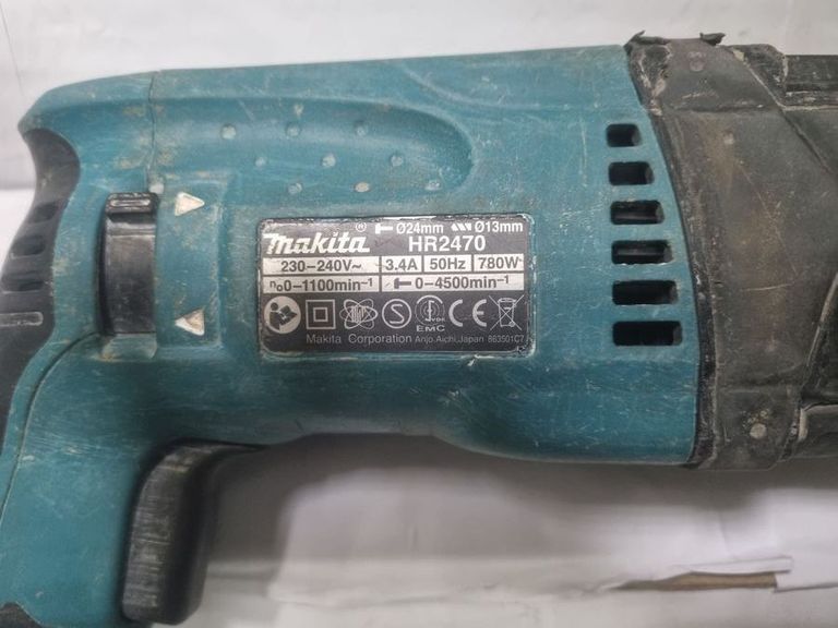 Дешево Makita HR2470 з ломбарду