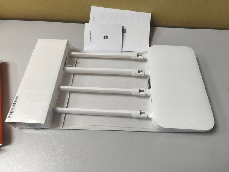 Дешево Xiaomi mi wifi router 4c global з ломбарду