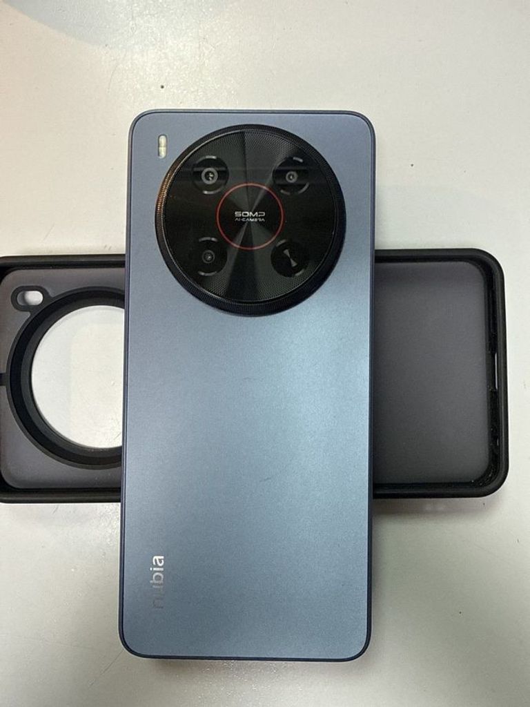 Объявление Zte Nubia V70 Max 6/128GB Gray Б/У