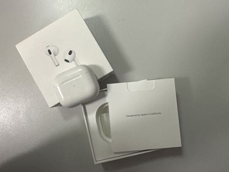 Купить Apple airpods 3rd generation Б/У