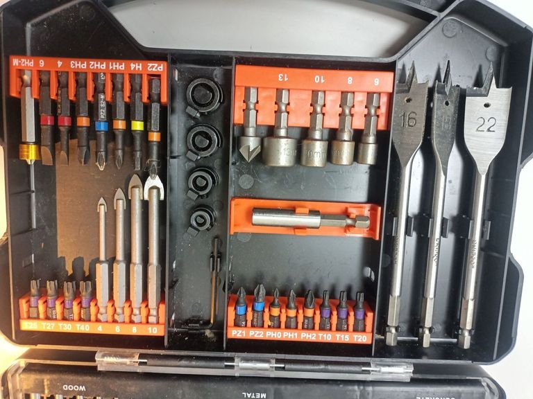 Дешево Dnipro-M impact drills and bits 62 pcs set з ломбарду