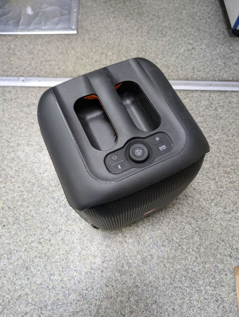 Оголошення Jbl partybox encore essential Б/У