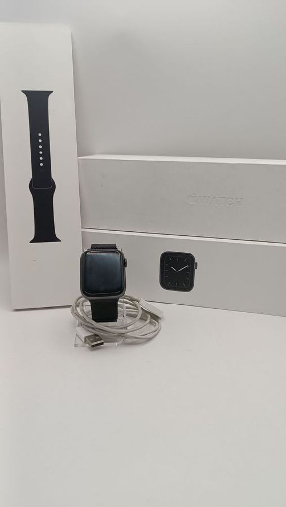 Купити Apple watch series 5 gps 44mm aluminium case Б/У