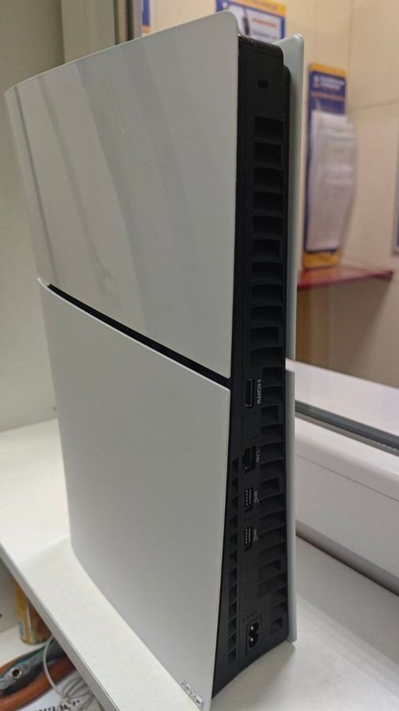 Дешево Sony PlayStation 5 Slim Digital Edition 825GB White (1000040658) з ломбарду