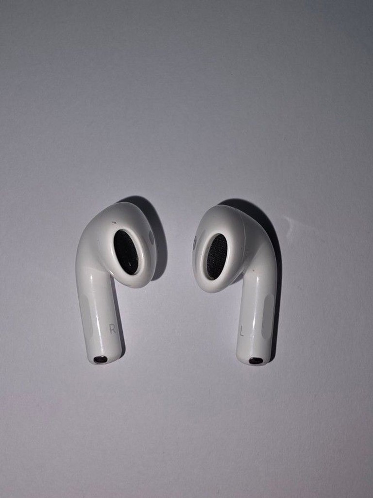 Apple airpods 4 with active noise cancellation Код:01-200924395. Изображение 8