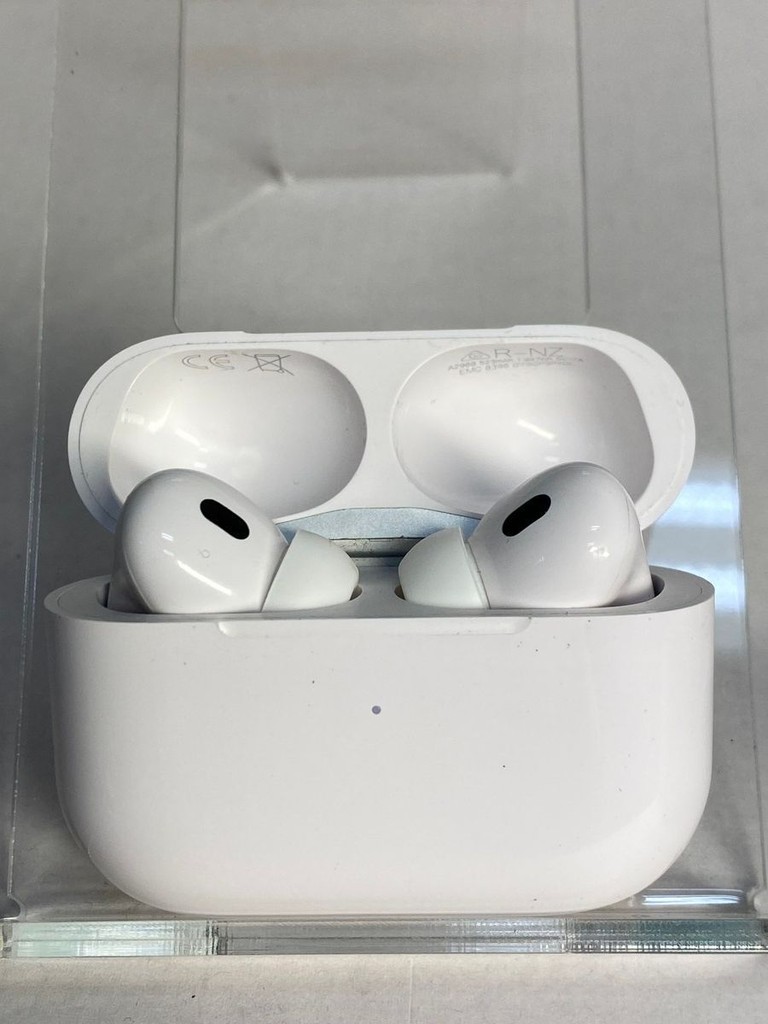 Купить Apple airpods pro 2nd generation with magsafe charging case usb-c Б/У