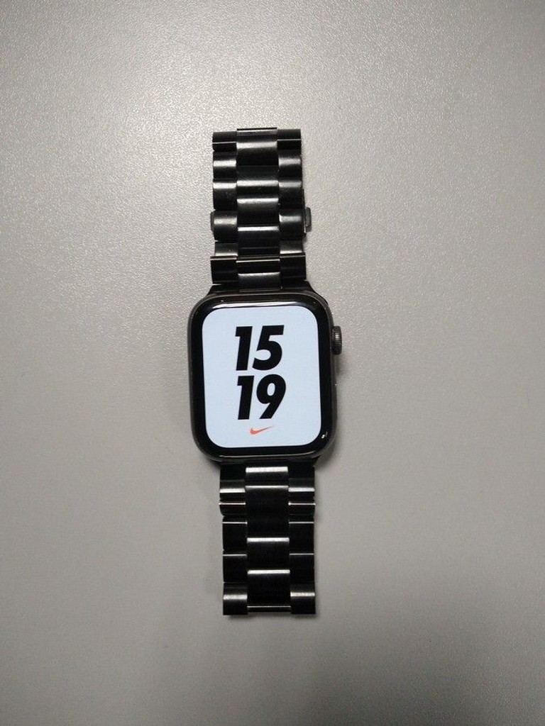 Купить Apple watch series 5 gps 44mm aluminium case Б/У