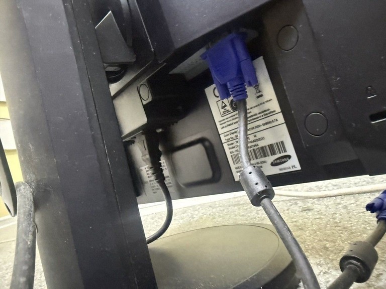 Дешево Samsung 740n з ломбарду