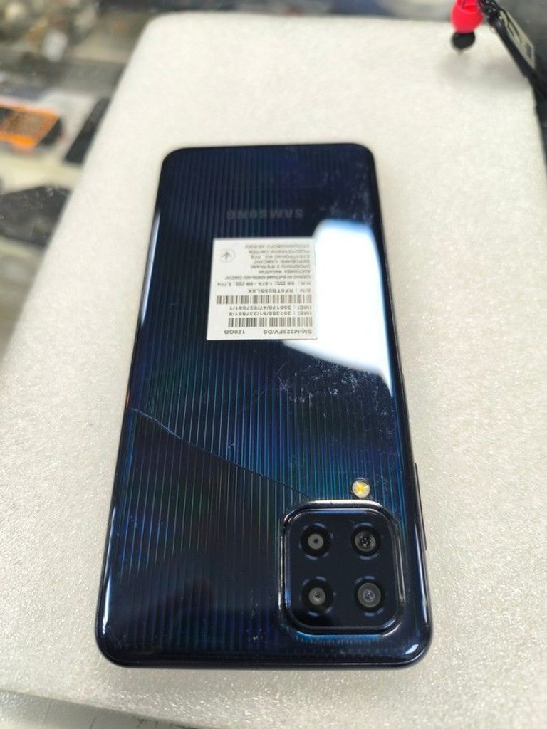 Дешево Samsung galaxy m32 6/128gb з ломбарду