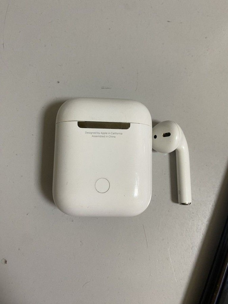 Купить Apple airpods 2nd generation a1602, a2031, a2032 Б/У