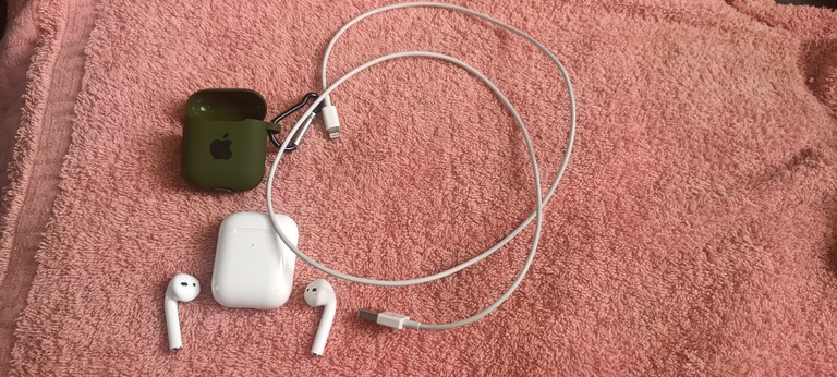 Купити Apple airpods 2 gen a1938 / a2032 / a2031 2019р Б/У