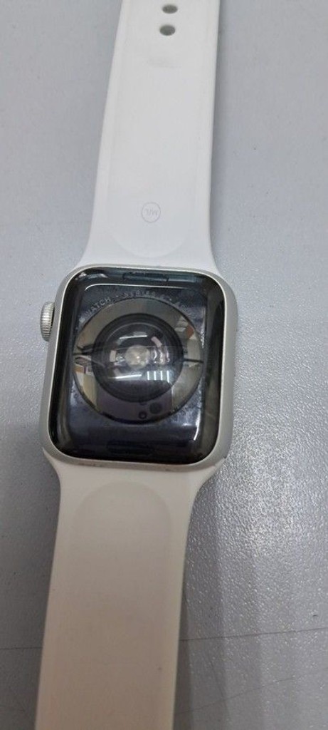 Дешиво Apple watch series 4 gps 40mm aluminium case с ломбарда