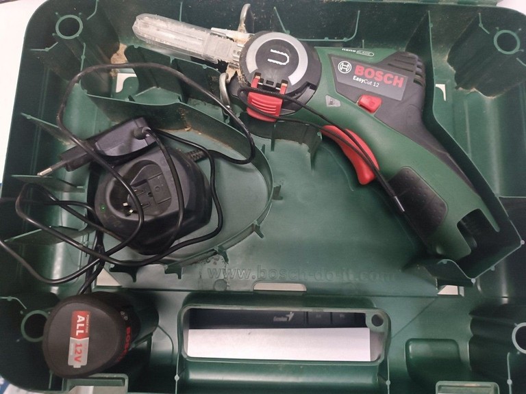 Дешево Bosch easycut 12, 1 акб з ломбарду
