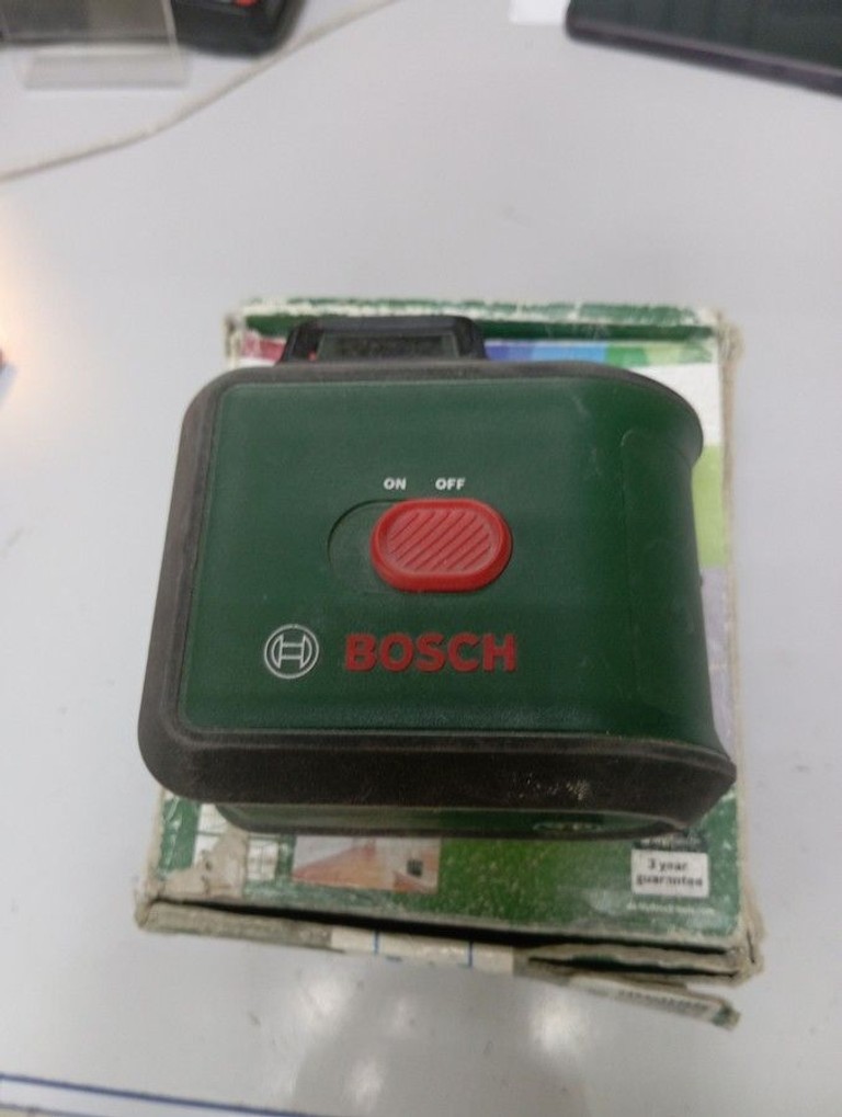 Дешево Bosch universallevel 360 з ломбарду