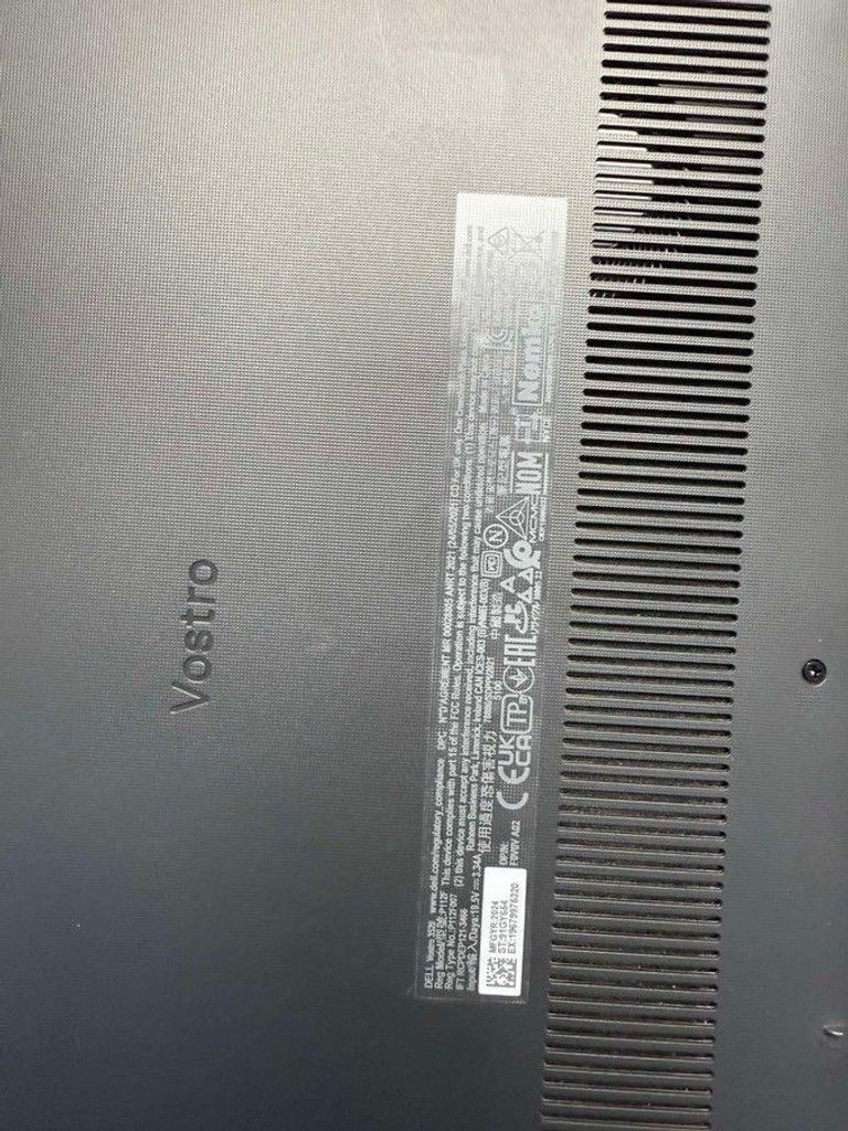 Дешево Dell DELL Ноутбук DELL Vostro 3520 Carbon Black (N2063PVNB3520UA_UBU) з ломбарду