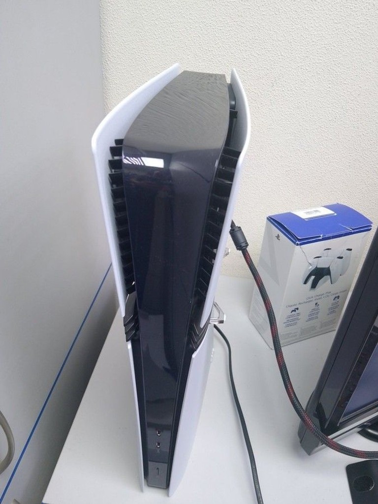 Купити Sony Playstation 5 Pro 2TB Б/У