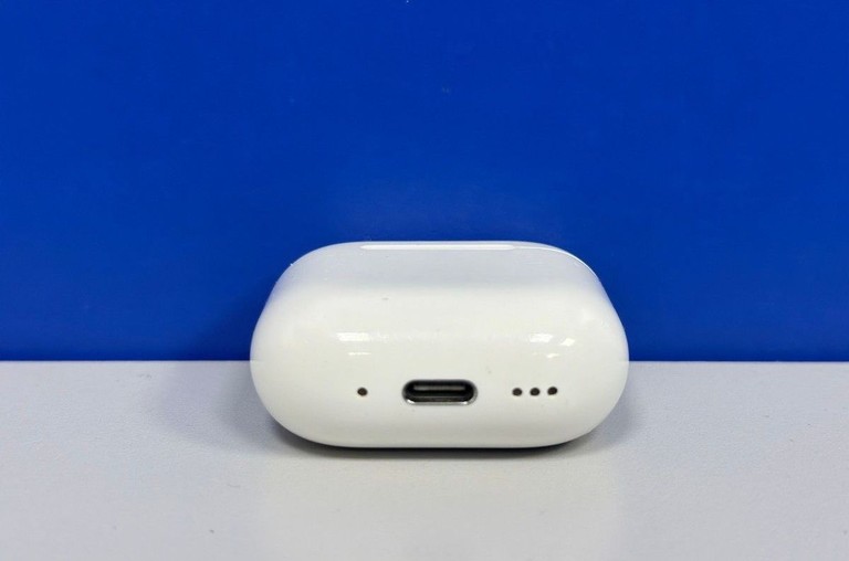 Дешево Apple airpods 4 with active noise cancellation з ломбарду