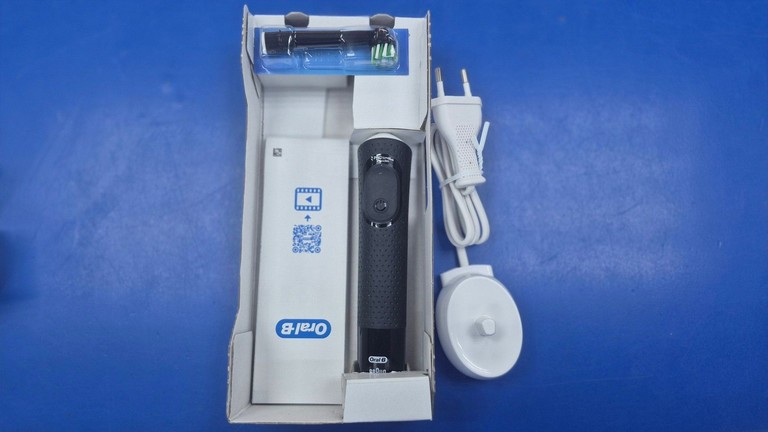 Дешево Oral-b Vitality D103.413.3 PRO Protect X Clean Vapor Blue + toothpaste з ломбарду