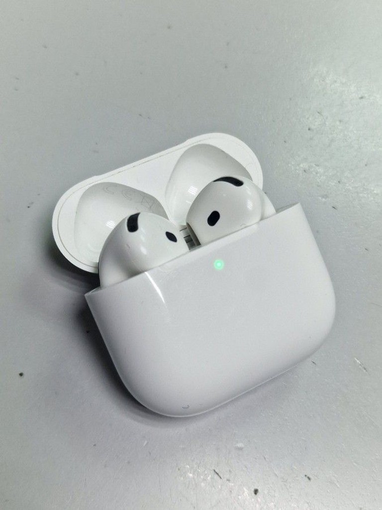 Купить Apple airpods 4 with active noise cancellation Б/У