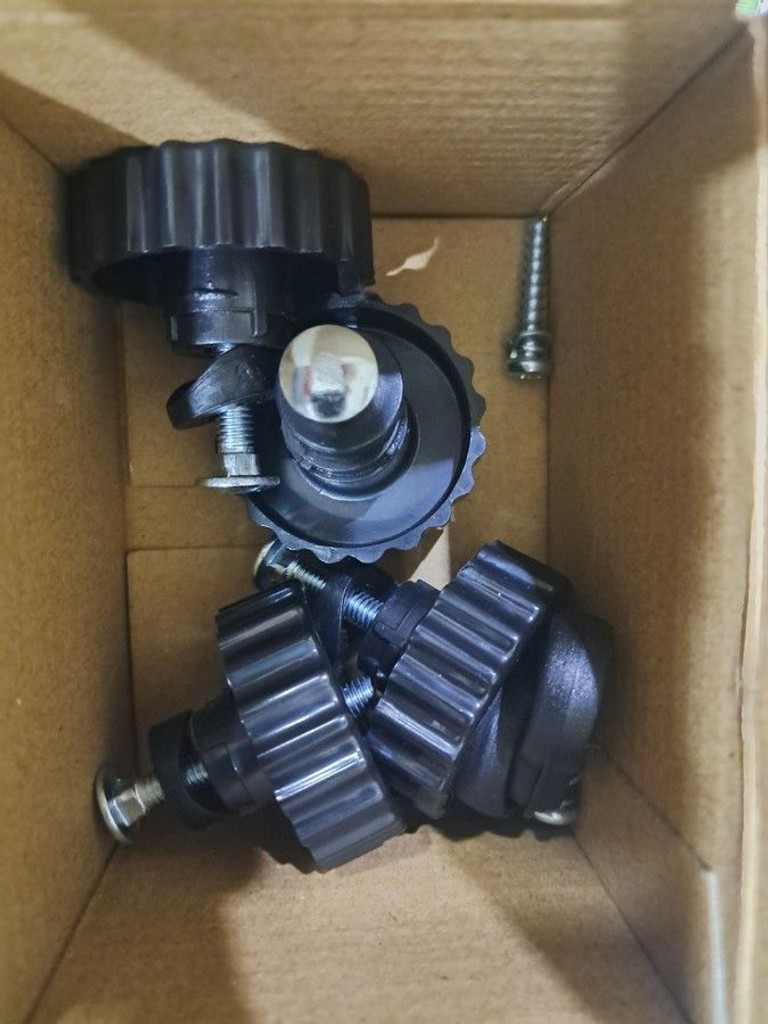 Дешево Makita UV3200 з ломбарду