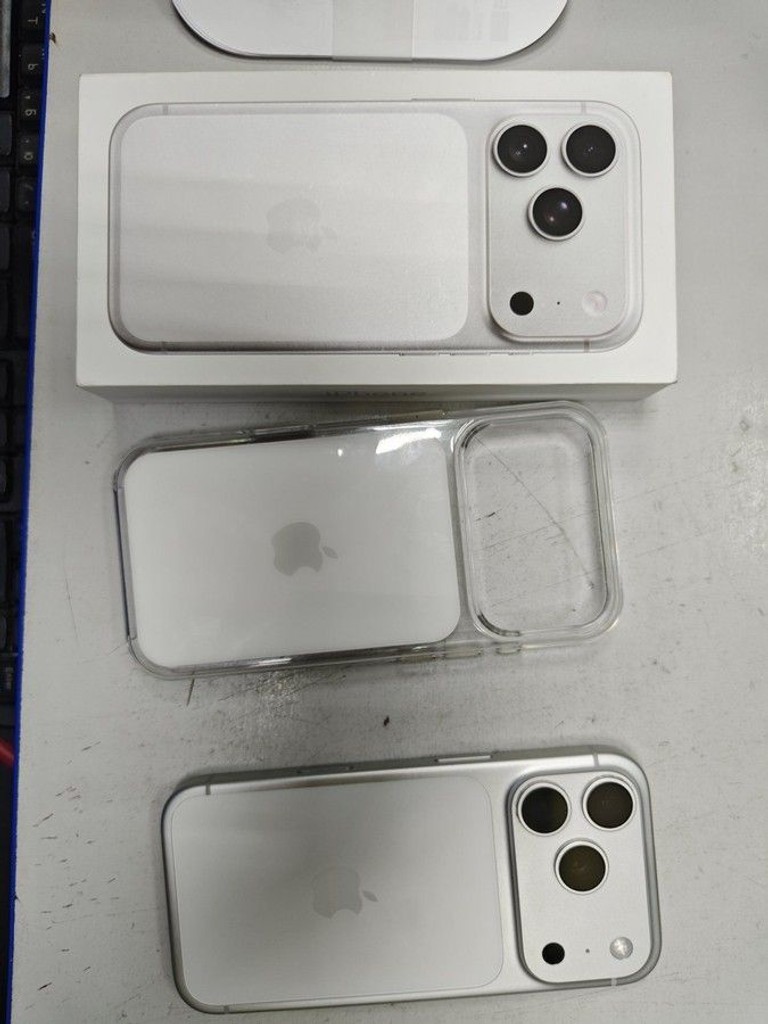 Купить Apple iPhone 17 Pro 256GB Deep Blue (MG8J4) Б/У