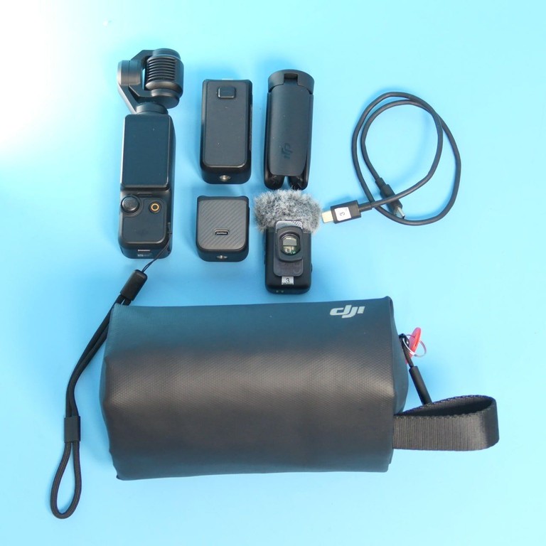Дешиво DJI Osmo Pocket 3 Creator Combo з бездротовою радіосистемою DJI Mic 2. Повний Комплект. с ломбарда