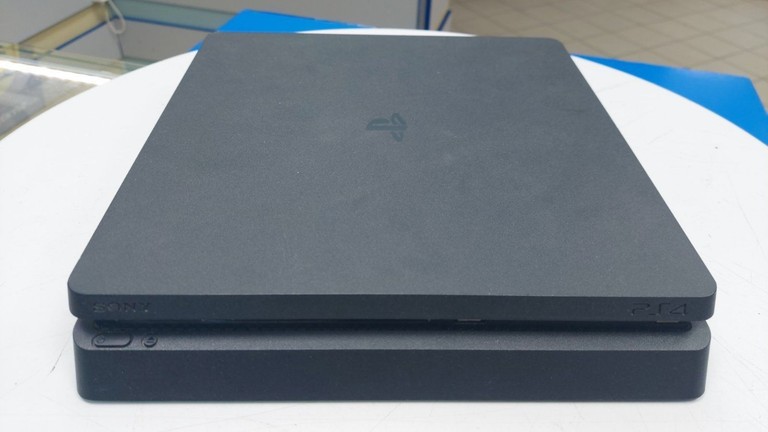 Дешиво  Sony PlayStation 4 Slim 1TB Black с ломбарда