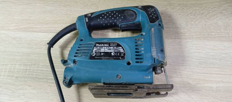 Makita 4327