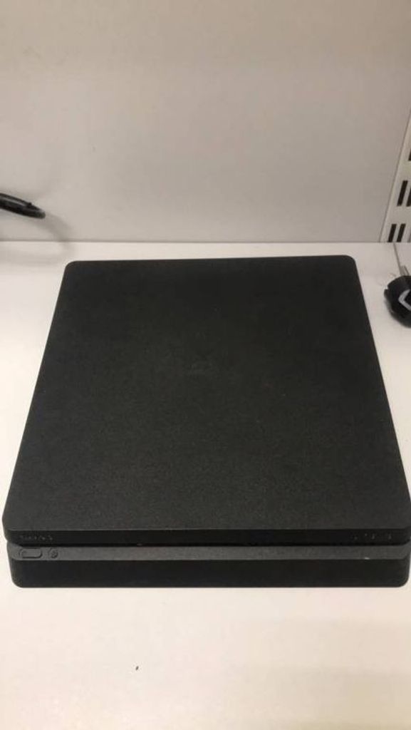 Sony ps 4 slim cuh-2208b 1tb