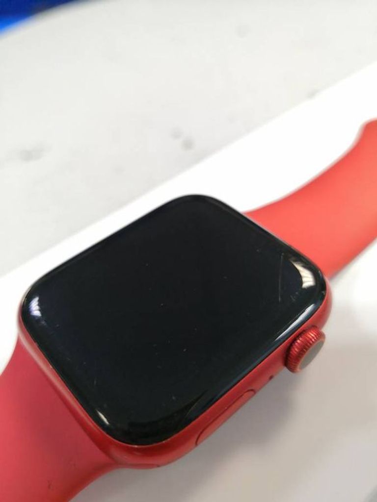 Apple watch series 6 44mm aluminum case